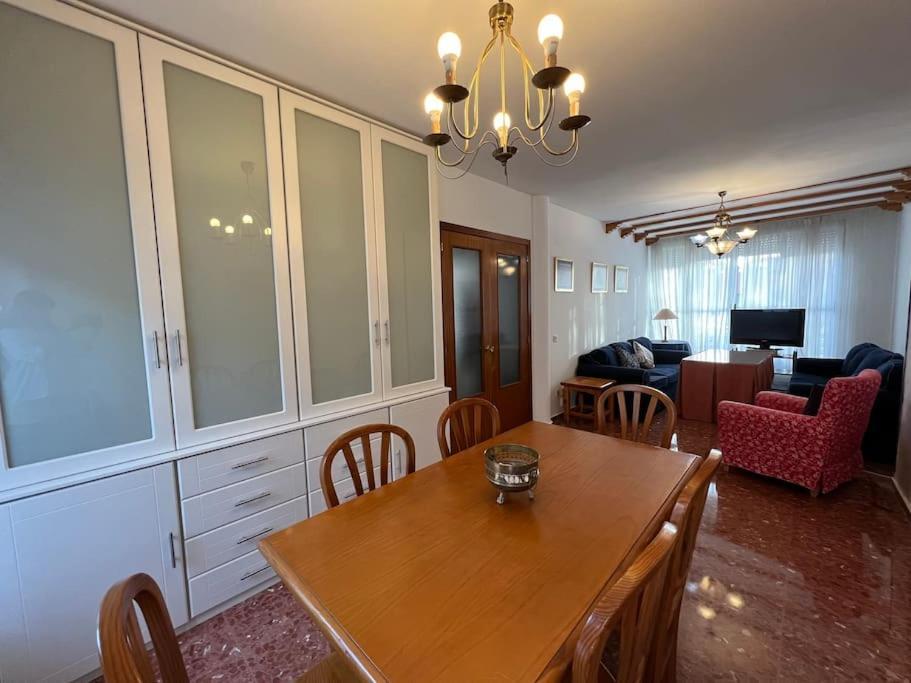 סביליה Casa Soleada En Calle Tranquila מראה חיצוני תמונה