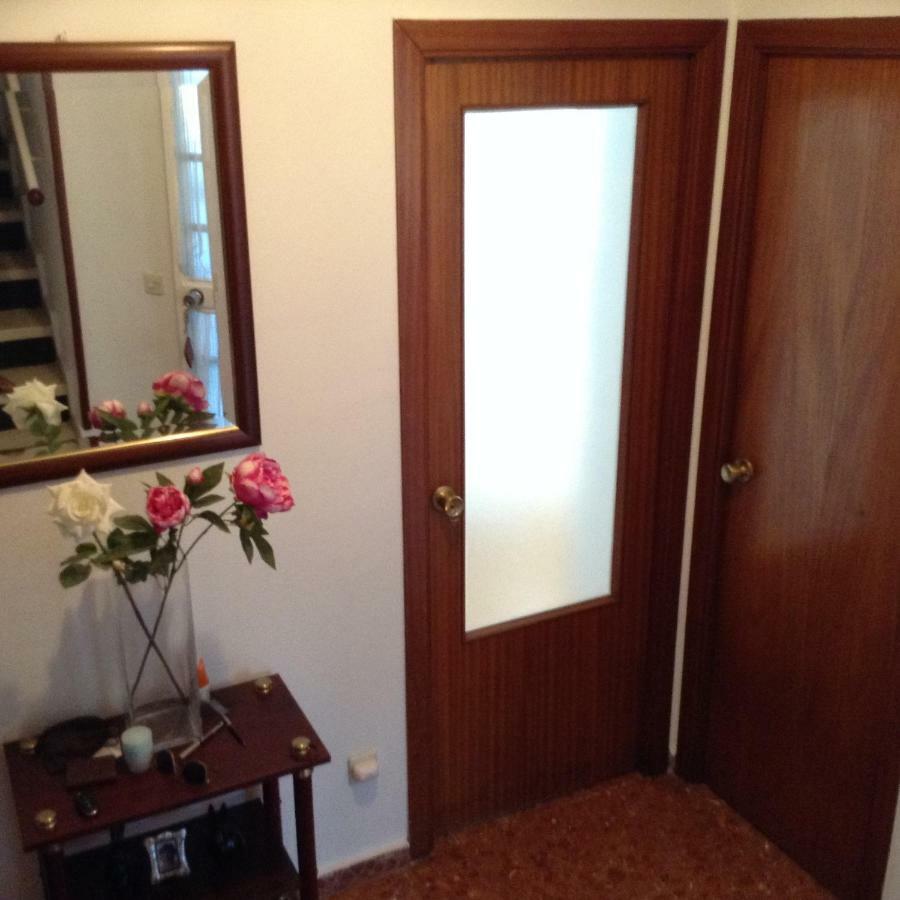 סביליה Casa Soleada En Calle Tranquila מראה חיצוני תמונה
